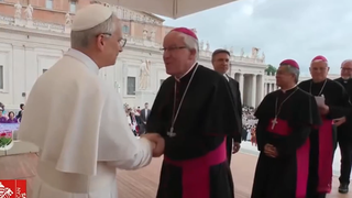 Saiz Meneses, con el Papa León XIV