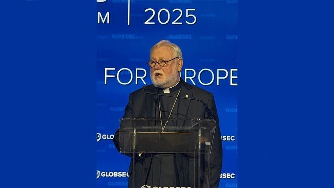 Arzobispo Paul Richard Gallagher en Praga