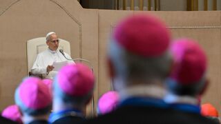 El Papa con los obispos de la CEI