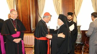 El cardenal Grech con el patriarca de Constantinopla, Bartolomé I
