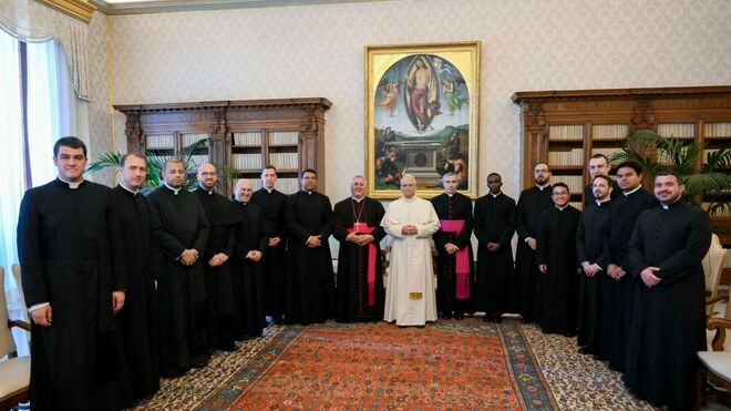 León XIV y los sacerdotes de la Pontificia Academia Eclesiástica