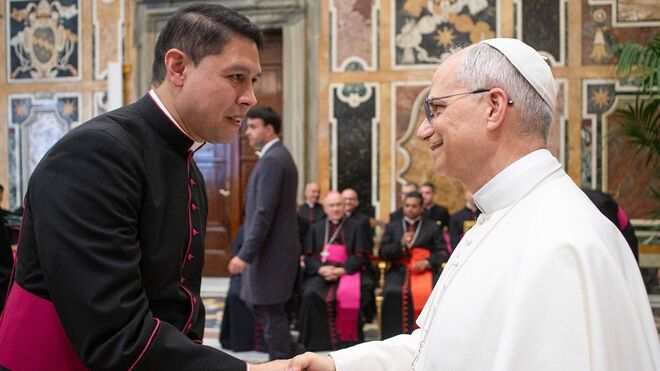 Salas Castañeda con el papa León XIV