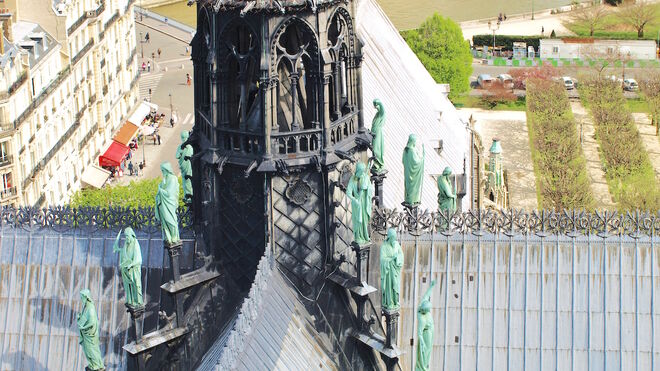 Estatuas retiradas de la aguja de Notre Dame