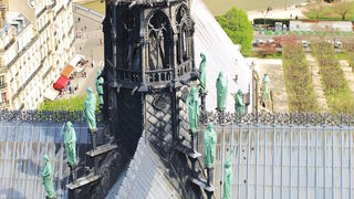 Estatuas retiradas de la aguja de Notre Dame
