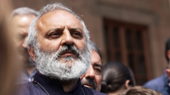 Arzobispo Bagrat Galstanyan