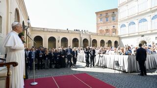 León XIV, en el Patio de San Dámaso
