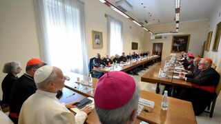 León XIV, con el Consejo Ordinario del Sínodo de los Obispos