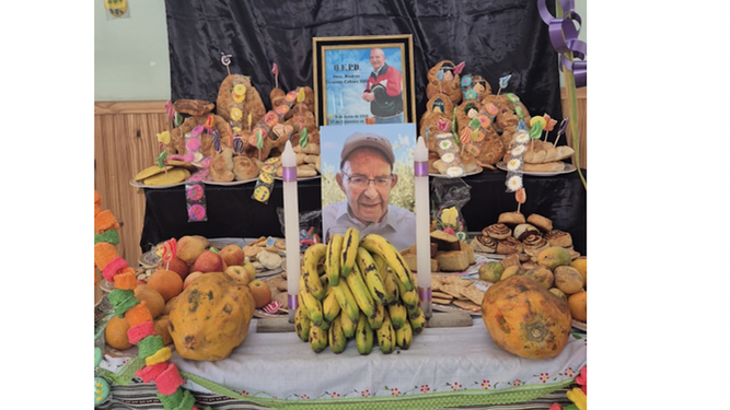 Mesa tradicional en memoria del hermano Andrés Lorenzo Calzón