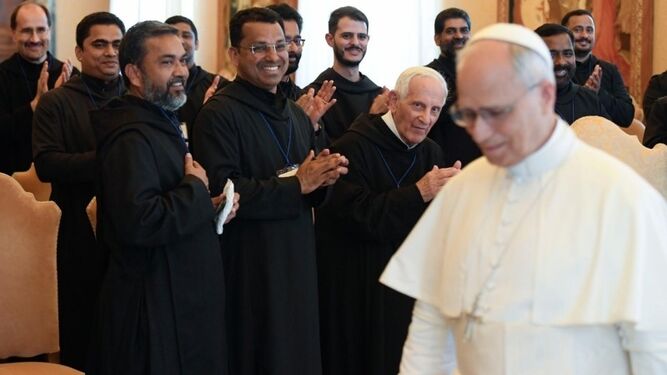 León XIV llama a la renovación a los benedictinos