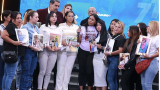Maduro, con madres y abuelas de los menores 'secuestrados'