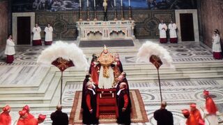 la pompa del clericalismo