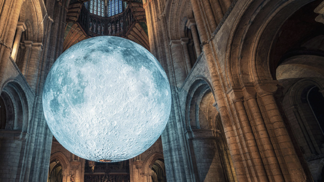 La luna, en el interior de la catedral segoviana