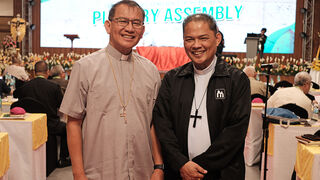 El arzobispo Garcera (dcha)