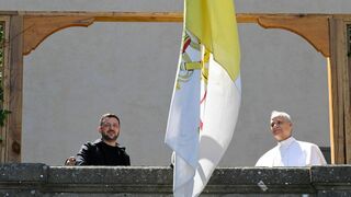 Zelenski y el Papa, en Villa Barberini