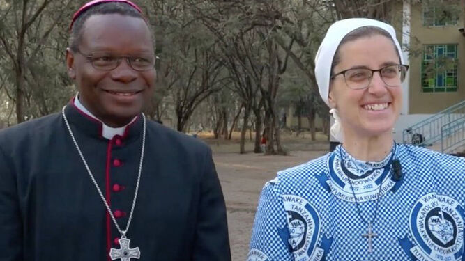 Almudena Ríos, con el obispo