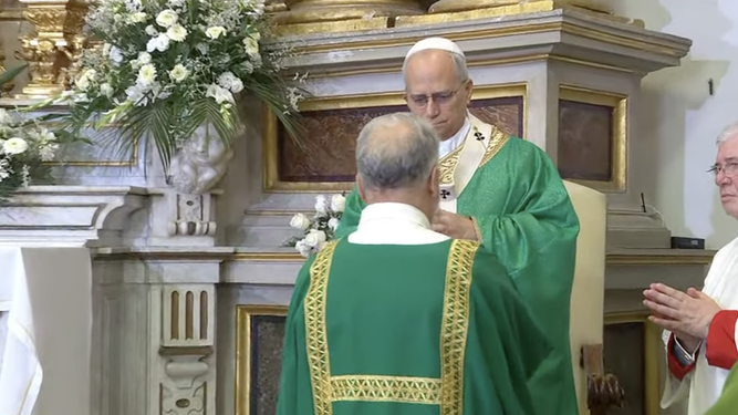 Prevost bendice el Evangelio