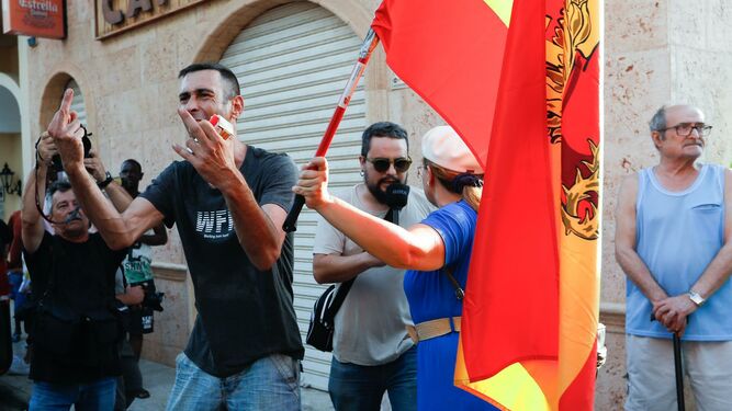 Varias personas en una manifestación no autorizada en Torre Pacheco