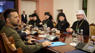 Zelenski, con representantes de la Iglesia ortodoxa de Ucrania y de la Iglesia Greco-Católica