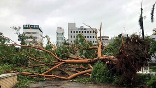 Tifón Danas a su paso por Taiwán