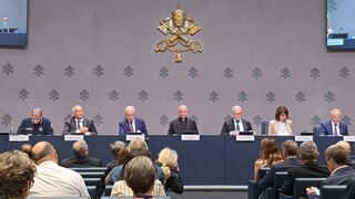 Fisichella presidió la rueda de prensa