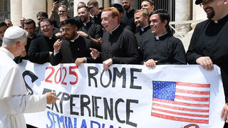 León XIV, con seminaristas estadounidenses