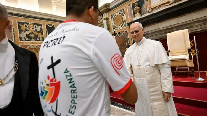 El papa saluda a los jóvenes peruanos