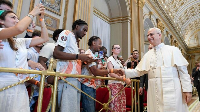 Papa León XIV con los neófitos y catecúmenos franceses