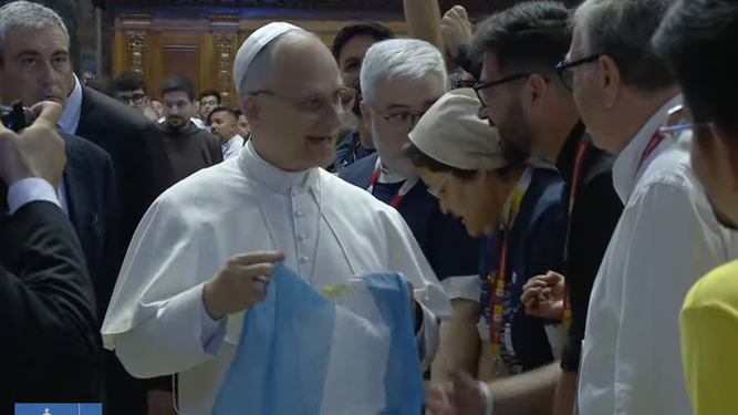 Papa con bandera argentina