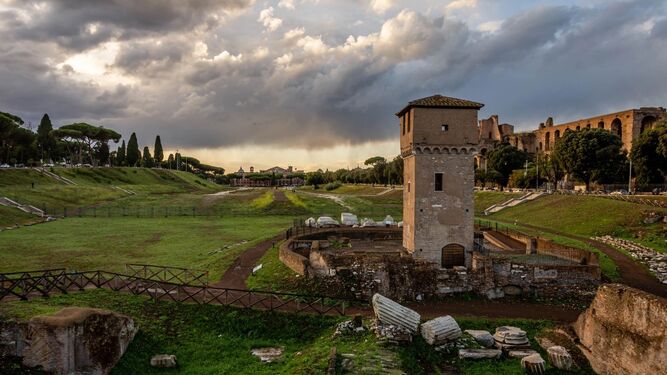 Circo Máximo y torre medieval
