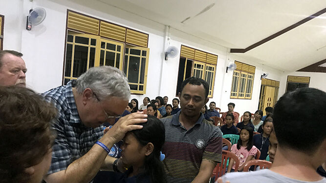 Diácono misionero en Indonesia