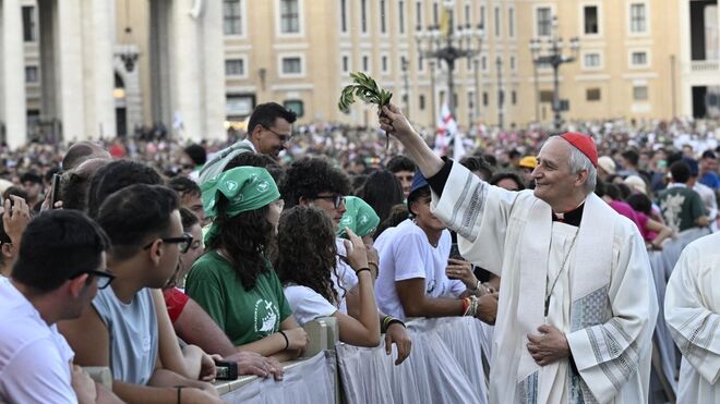 Zuppi, con los jóvenes italianos en San Pedro