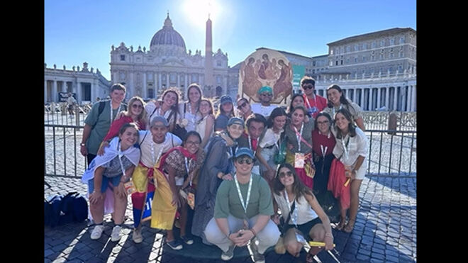 María Cobo, con otros jóvenes peregrinos