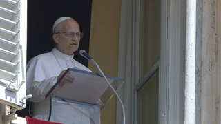 León XIV, en el balcón del Palacio Apostólico