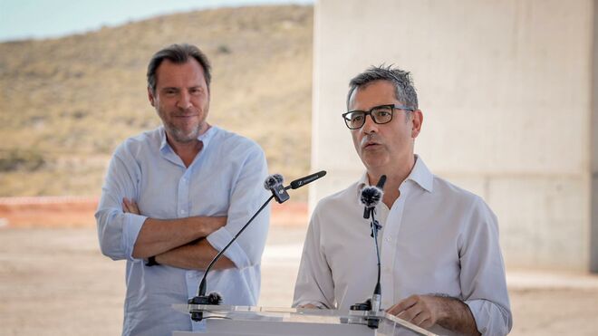 Félix Bolaños, con Óscar Puente