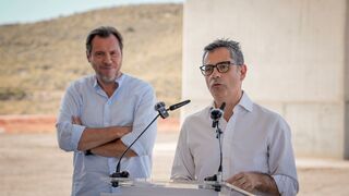 Félix Bolaños, con Óscar Puente