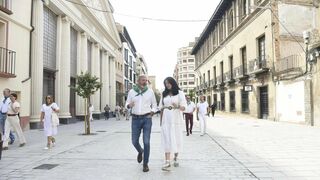 El presidente del Gobierno de Aragón, Jorge Azcón, y la alcaldesa de Huesca, Lorena Orduna