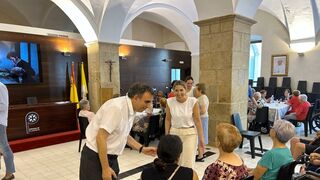 El obispo de Plasencia, con las familias acogidas en el Seminario