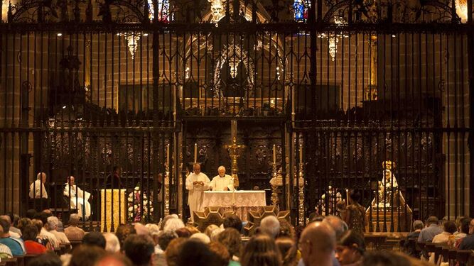 Misa de la Asunción en la catedral de Pamplona