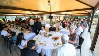 Almuerzo con el Papa en el Borgo Laudato