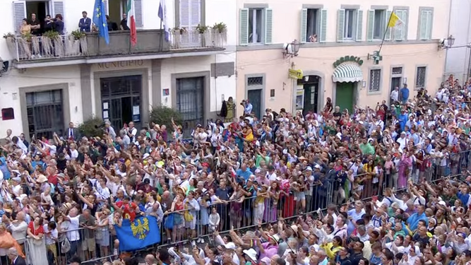 Fieles en Castel Gandolfo
