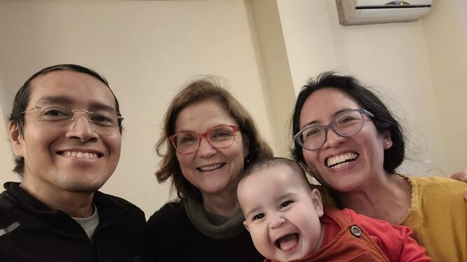 Miguel Bailón, Karina y Alonso, con una amiga