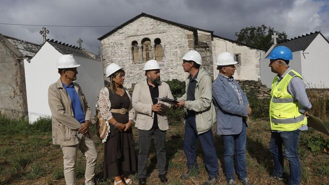 Ángel Miramontes visita las excavaciones en la Iglesia de Esperante
