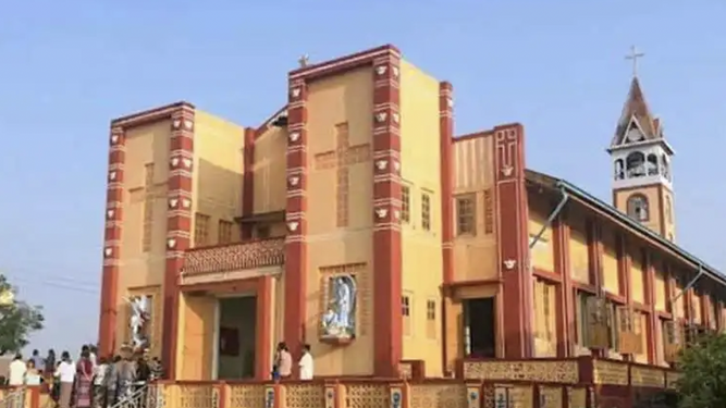 La Catedral del Sagrado Corazón de Taungngu