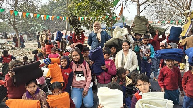 Hermanas Franciscanas Misioneras de María con la infancia en los barrios marginales