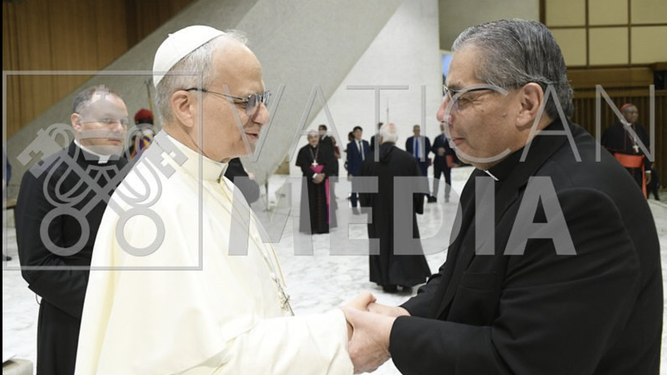 León XIV saluda a Espinoza