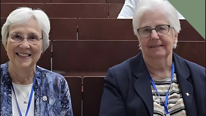 Roxanne Schares (izda) y Patricia Murray
