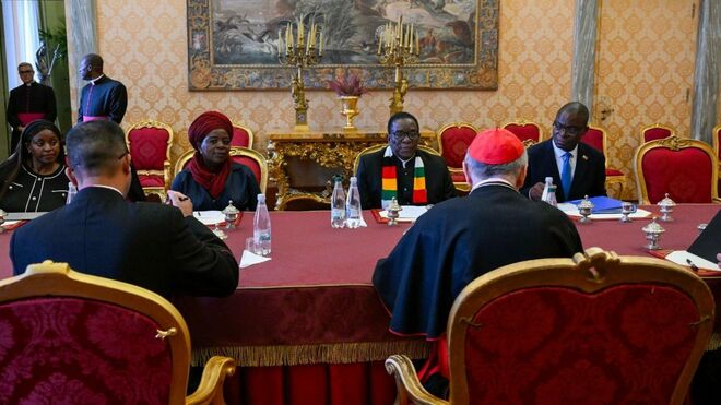 Conversación del presidente de Zimbabue con el Secretario de Estado Vaticano
