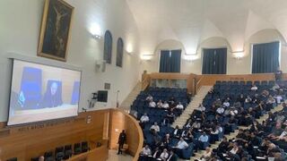 Ponencia del cardenal Schönborn en la formación de los nuevos obispos. Roma.