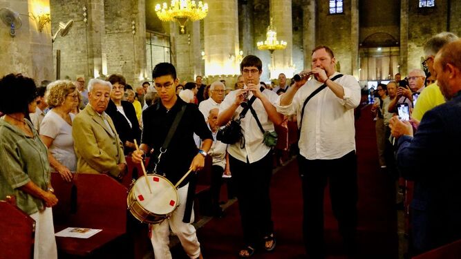 La celebración ha llenado hasta los topes el templo barcelonés
