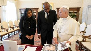 El Papa y el Primer Ministro de la Commonwealth de Dominica